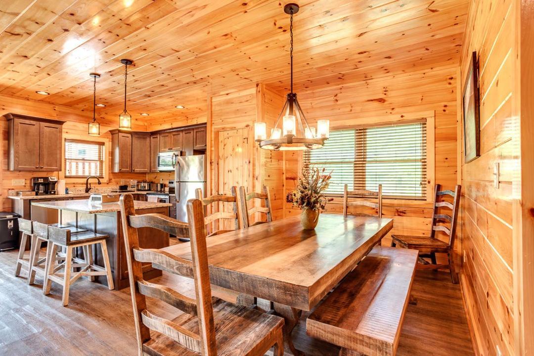 Gatlinburg Cabin With Private Hot Tub By Staycating Exterior foto