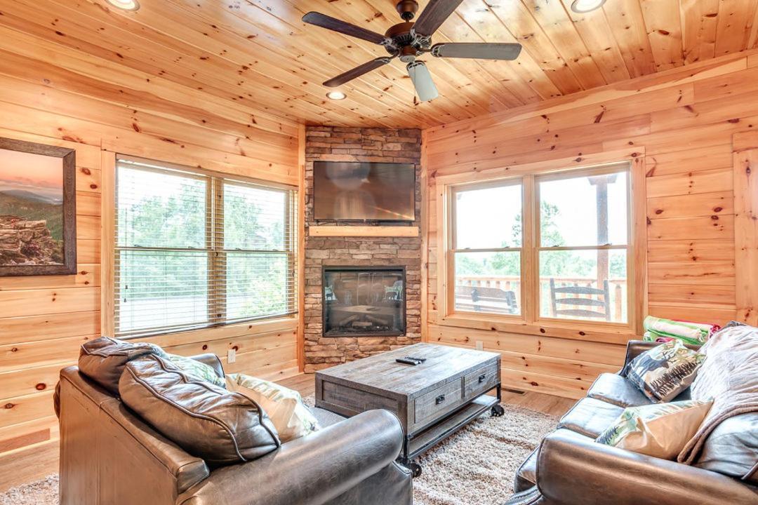 Gatlinburg Cabin With Private Hot Tub By Staycating Exterior foto