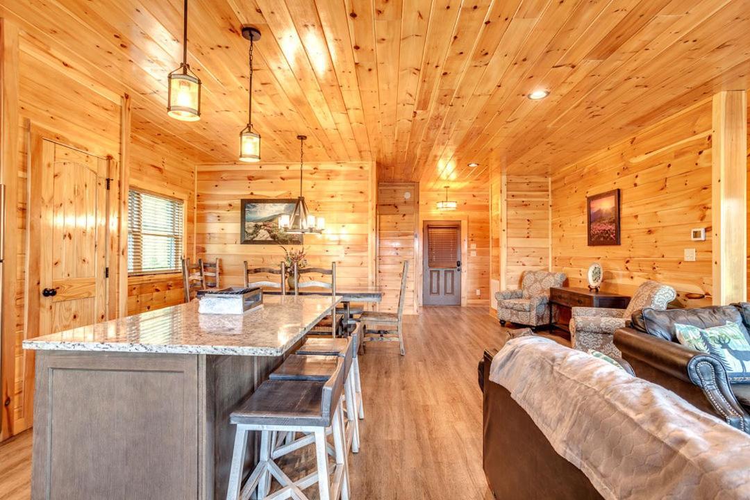 Gatlinburg Cabin With Private Hot Tub By Staycating Exterior foto