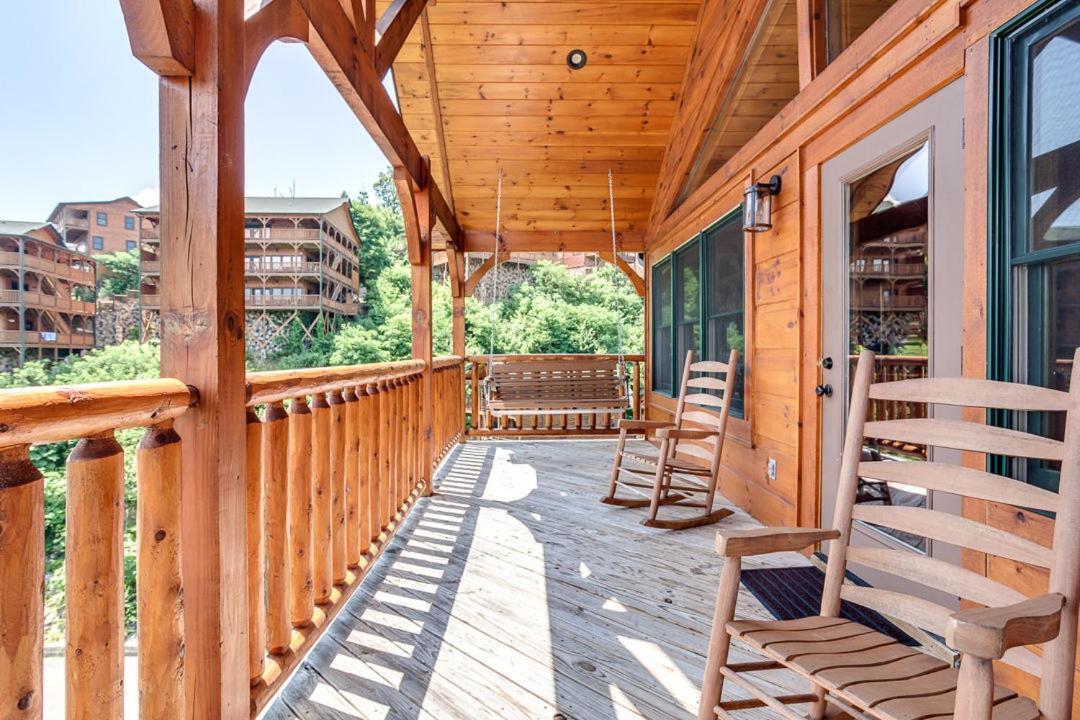 Gatlinburg Cabin With Private Hot Tub By Staycating Exterior foto