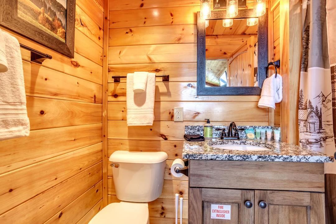 Gatlinburg Cabin With Private Hot Tub By Staycating Exterior foto